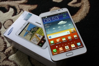 FOR SALE Samsung Galaxy Note N7000 Quadband 3G GPS Unlocked Phone (SIM Free)$400USD